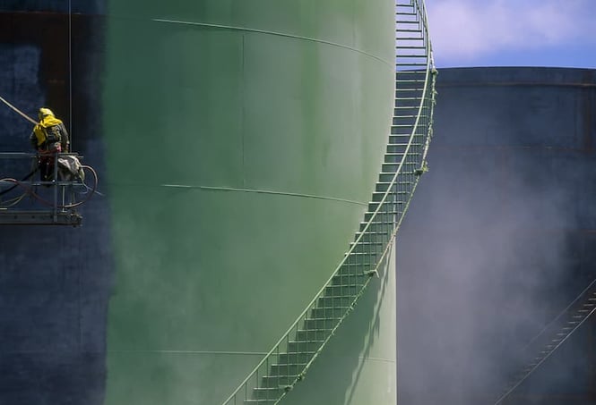 painting-field-erected-tanks-from-harsh-environmental-conditions painting-field-erected-tanks-from-harsh-environmental-conditions