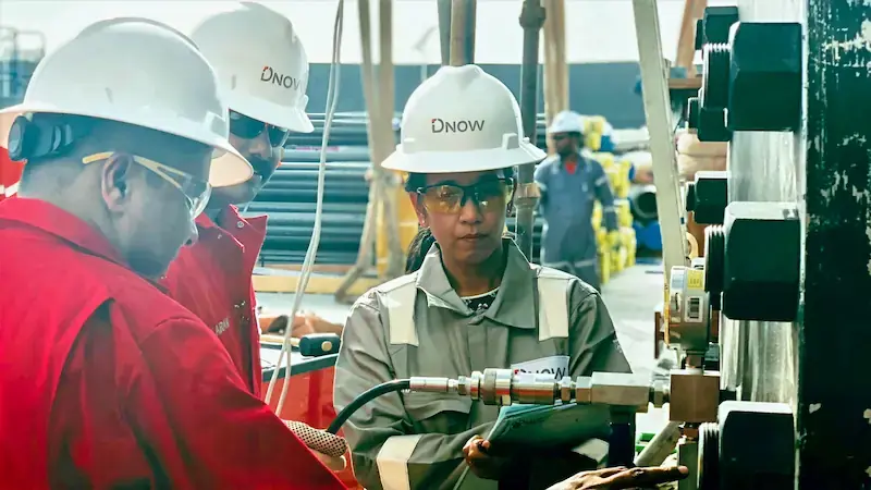 Photo shows DNOW's experienced staff provide guidance on the right products for any job, whether big or small. Photo shows DNOW's experienced staff provide guidance on the right products for any job, whether big or small.